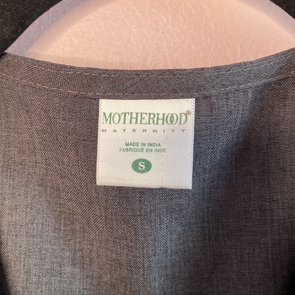 Motherhood - Embroidered, Sleeveless, V-neck, maternity top, Size Small - Picture 3 of 7